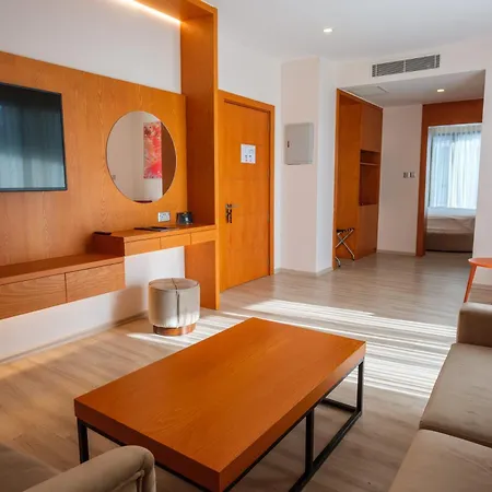 Отель Caddem Фамагуста