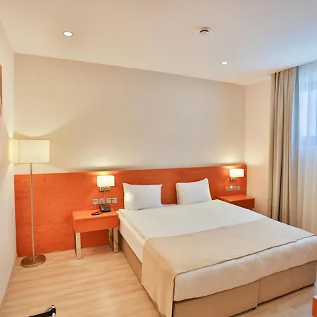 Caddem Отель Фамагуста