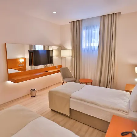 Caddem 3* Фамагуста